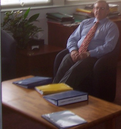 http://HaigReport.com/100_0585portersitting_cr01resize50pc.jpg
