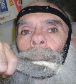http://HaigReport.com/Photos/SANY0861SimpleElasticApparatusDryMouthToothDecayPrevention_cr_tn300x332.jpg